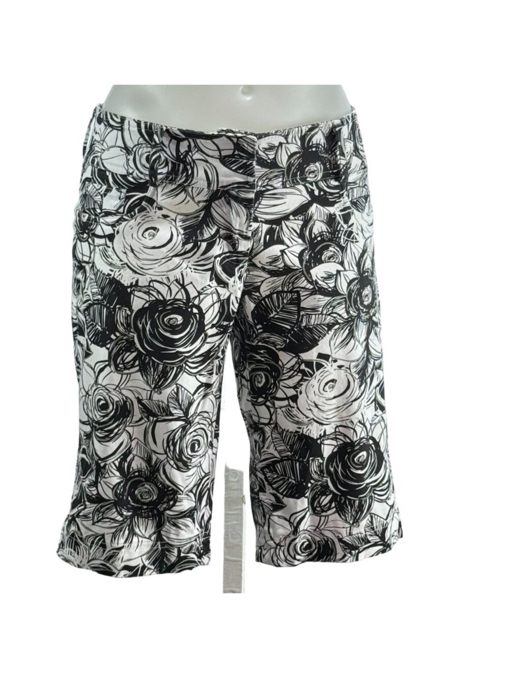 CACHE Women's Shorts Cotton Black White Floral Walking Bermuda Pockets Size 4
